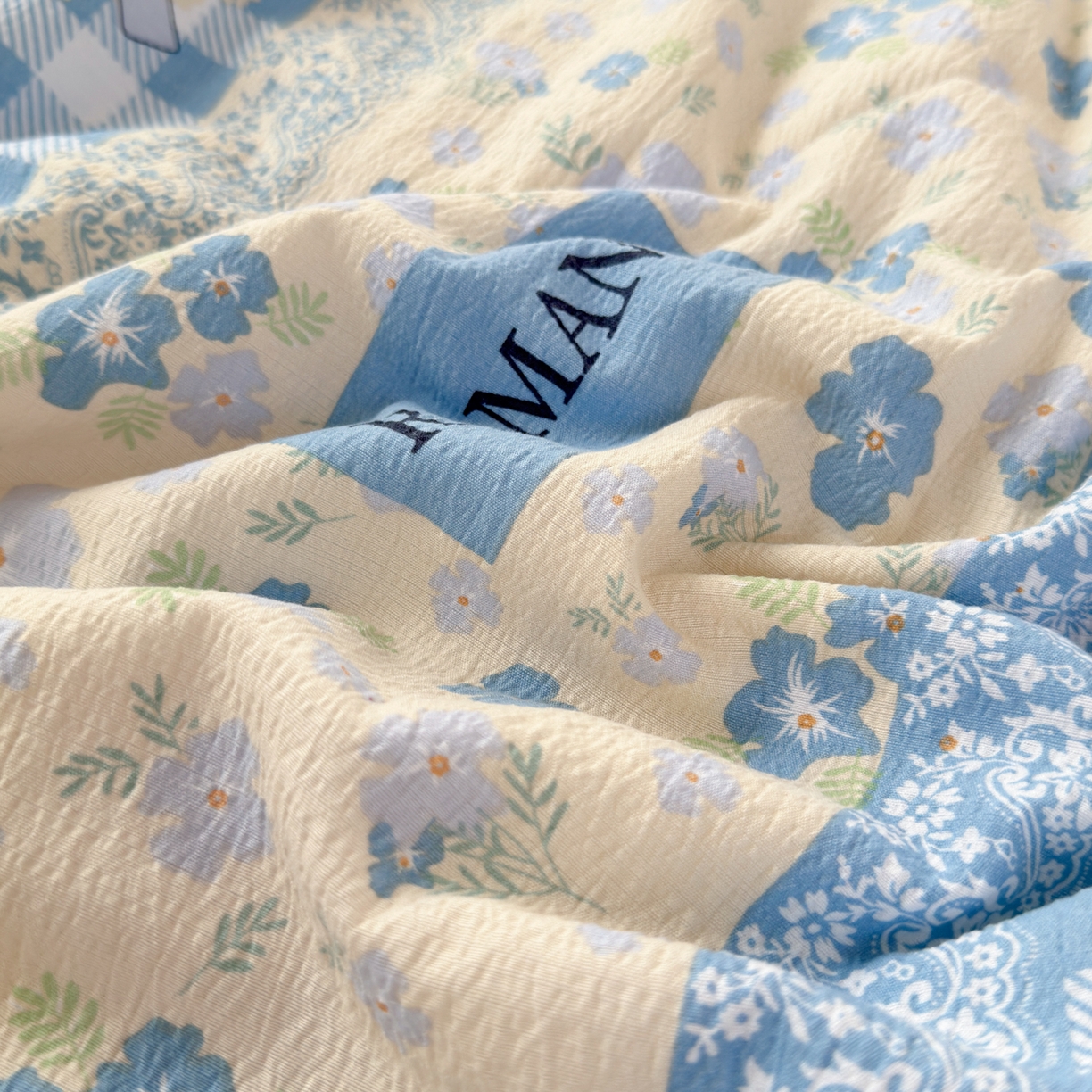 91家纺网 家纺一手货源 找家纺 花伞家居 2026新款全棉花边皱皱双层纱夏被夏凉被空调被四件套 夏被-爱洛