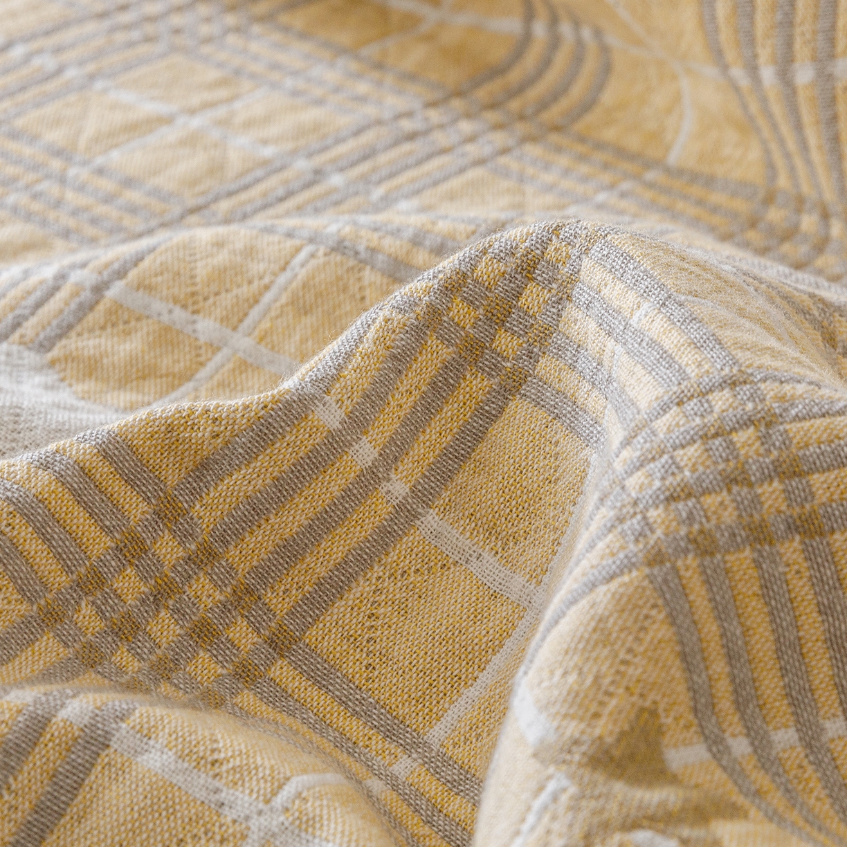 91家纺网 家纺一手货源 找家纺 悦然毛巾被 2026新款全棉纯棉三层纱布夏被毛巾被盖毯休闲色织提花卡通 暧运瑞猫