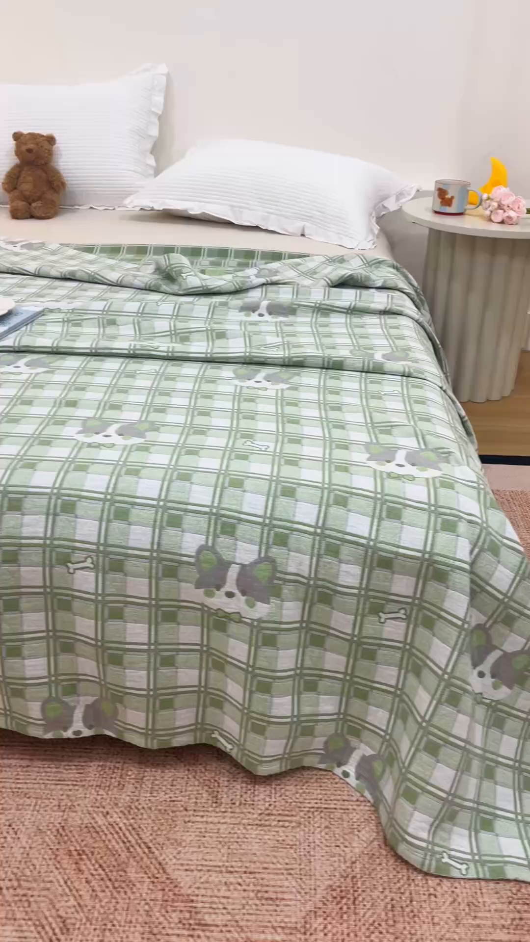 91家纺网 家纺一手货源 找家纺 悦然毛巾被 2026新款全棉纯棉三层纱布夏被毛巾被盖毯休闲色织提花卡通 绿动全城