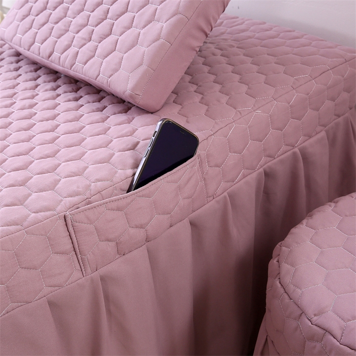 91家纺网 家纺一手货源 找家纺 乐逸家纺 2026新款四季亲肤夹棉绗缝款床罩 源头工厂床罩专供 专用床罩可定制 亲肤夹棉床罩浅豆沙