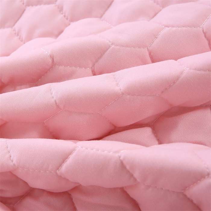 91家纺网 家纺一手货源 找家纺 乐逸家纺 2026新款四季亲肤夹棉绗缝款床罩 源头工厂床罩专供 专用床罩可定制 亲肤夹棉床罩浅玉