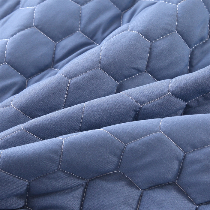 91家纺网 家纺一手货源 找家纺 乐逸家纺 2026新款四季亲肤夹棉绗缝款床罩 源头工厂床罩专供 专用床罩可定制 亲肤夹棉床罩蓝