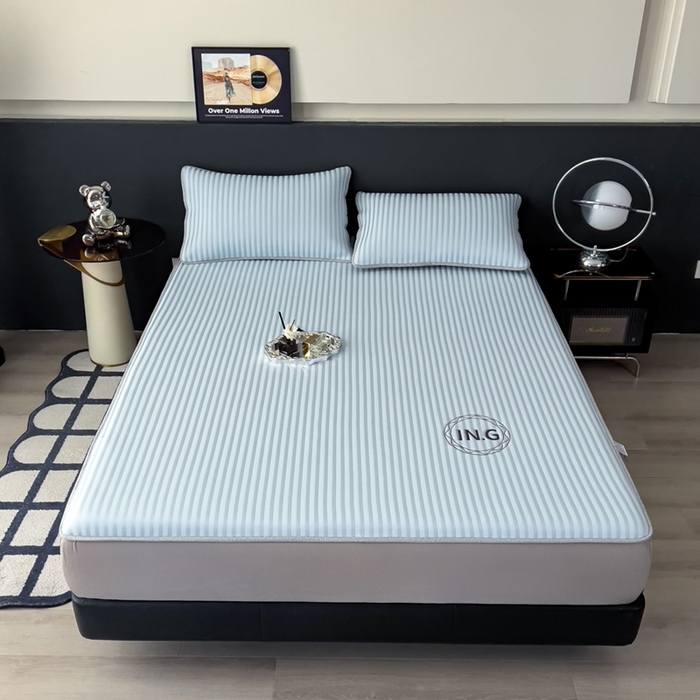 91家纺网 家纺一手货源 找家纺 印季家纺 2026新款刺绣冰感条纹全锦凉席席子三件套 冰川蓝-床笠款