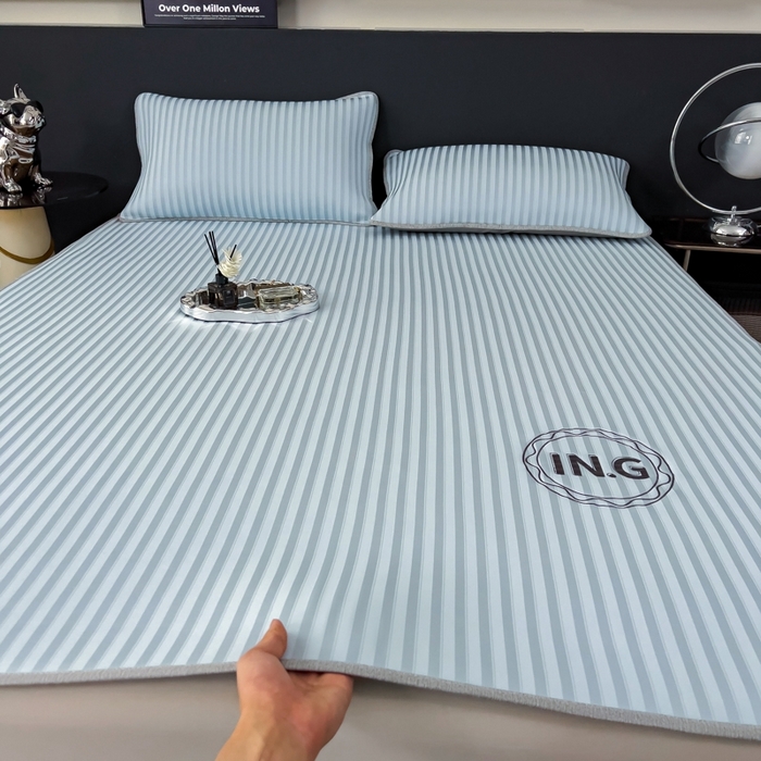 印季家纺 2026新款刺绣冰感条纹全锦凉席席子三件套 冰川蓝-平铺款