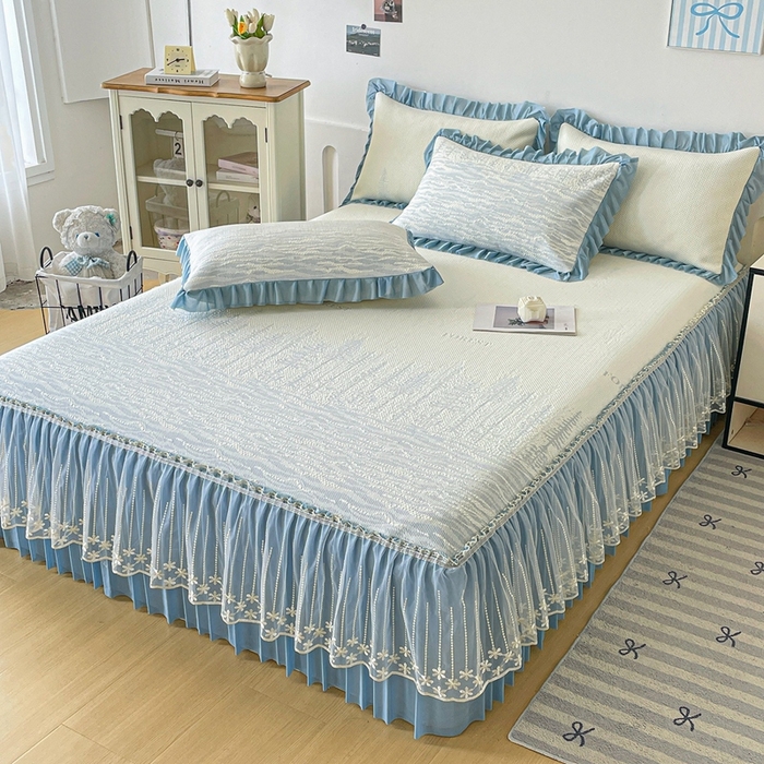 91家纺网 家纺一手货源 找家纺 铠畅家纺  2026新款冰豆豆PE高分子凉感印花床裙款凉席三件套 幸运树系列 幸运树-蓝