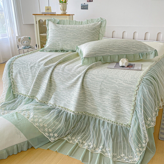 91家纺网 家纺一手货源 找家纺 铠畅家纺  2026新款冰豆豆PE高分子凉感印花床裙款凉席三件套 幸运树系列 幸运树-绿