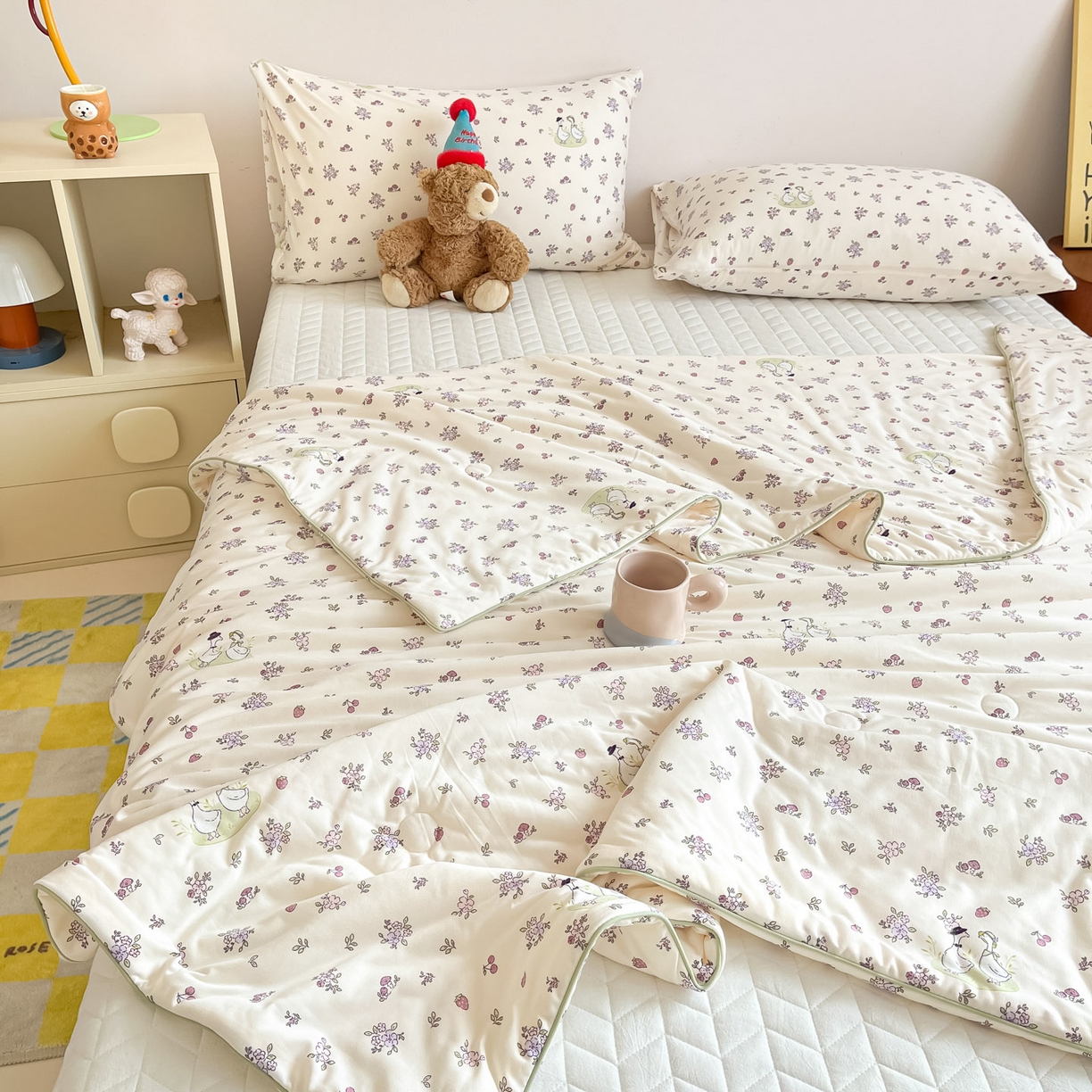 91家纺网 家纺一手货源 找家纺 一加一 2026新款A类牛奶丝针织棉大豆夏被夏凉被空调被 你好鸭！