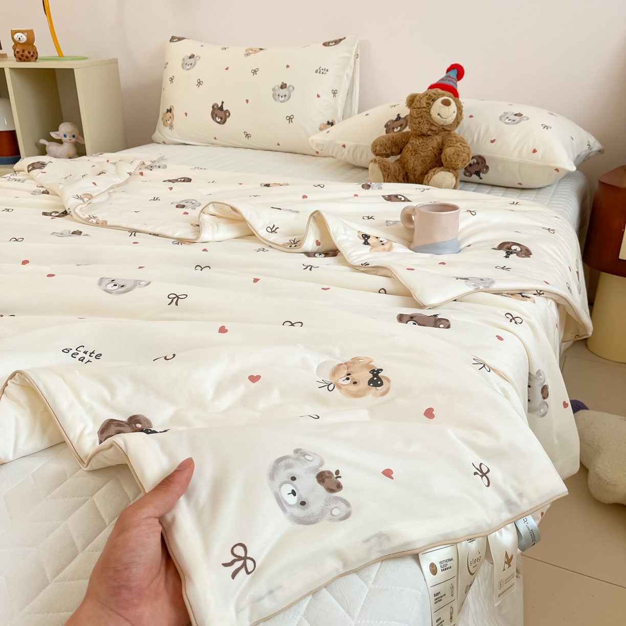 91家纺网 家纺一手货源 找家纺 一加一 2026新款A类牛奶丝针织棉大豆夏被夏凉被空调被 美拉德熊