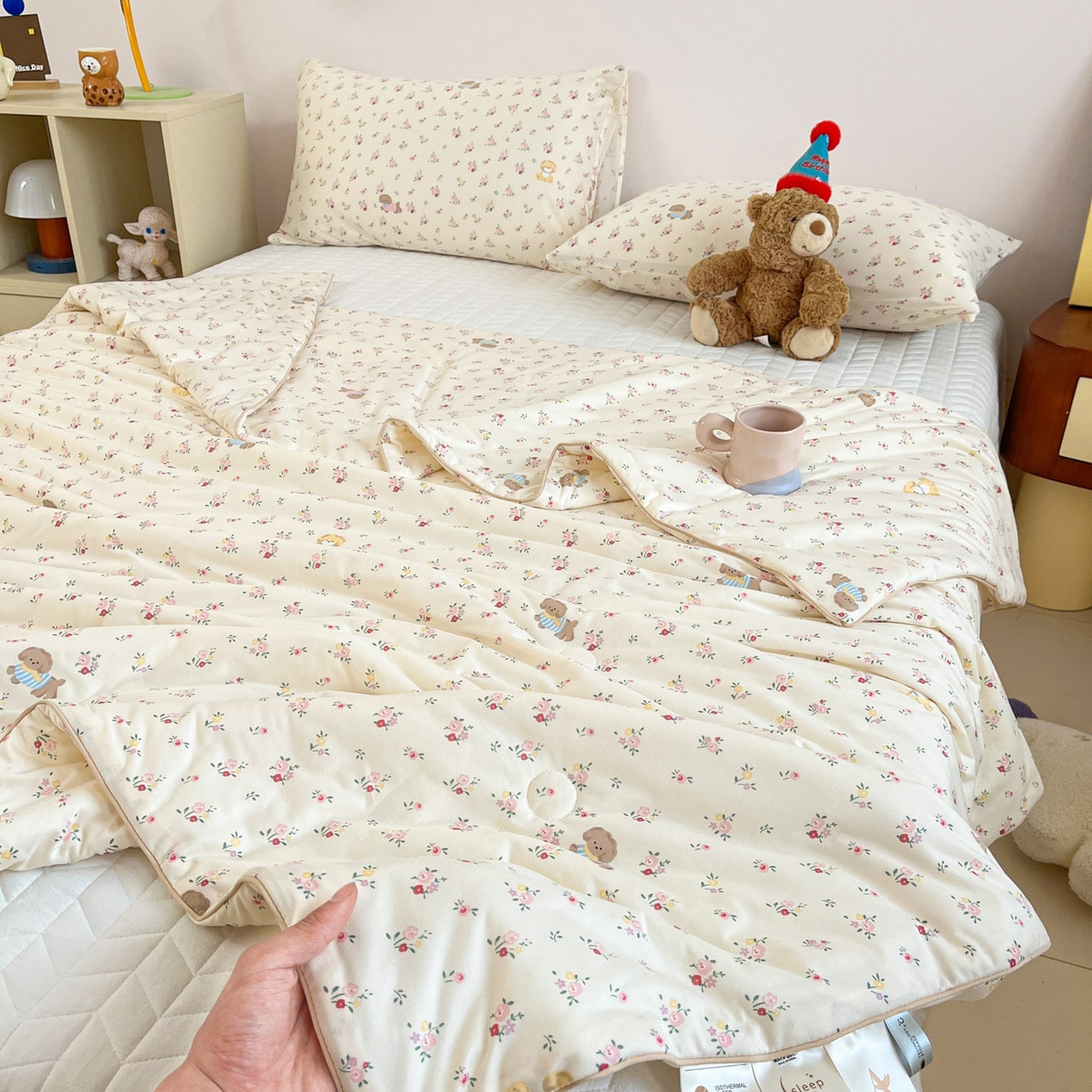 91家纺网 家纺一手货源 找家纺 一加一 2026新款A类牛奶丝针织棉大豆夏被夏凉被空调被 花径小狗