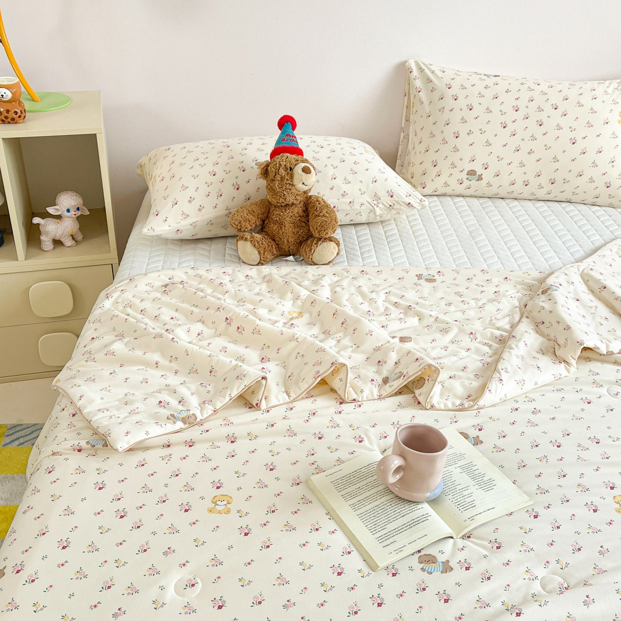 91家纺网 家纺一手货源 找家纺 一加一 2026新款A类牛奶丝针织棉大豆夏被夏凉被空调被 花径小狗