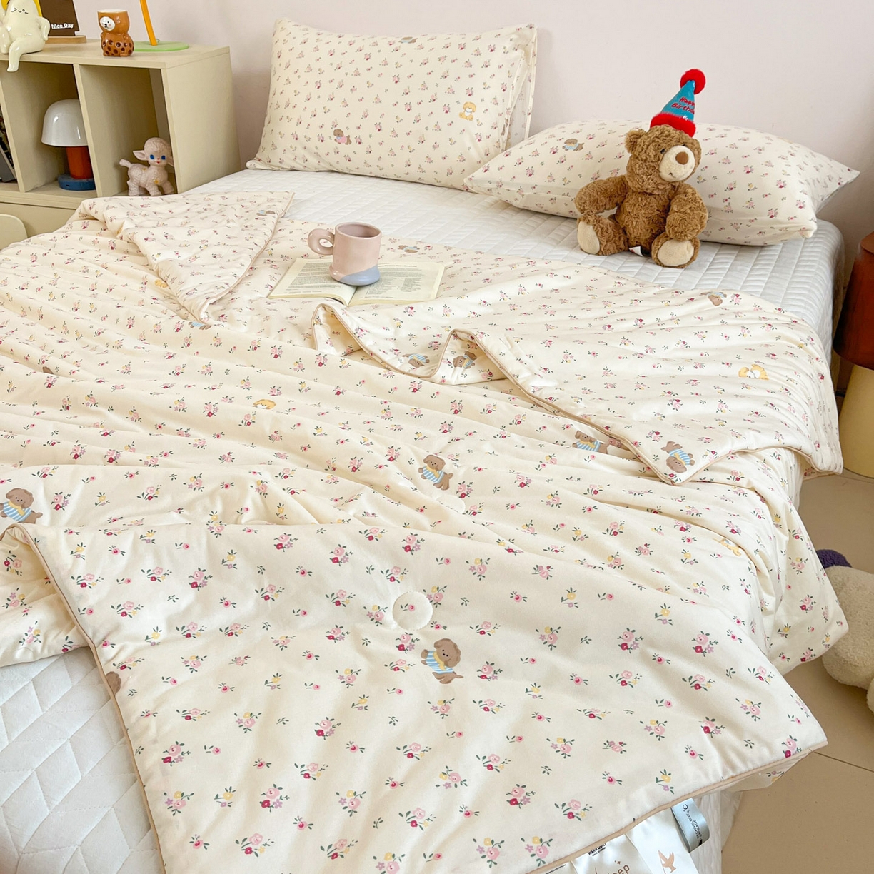 91家纺网 家纺一手货源 找家纺 一加一 2026新款A类牛奶丝针织棉大豆夏被夏凉被空调被 花径小狗