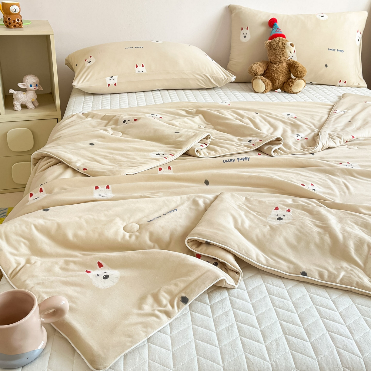 91家纺网 家纺一手货源 找家纺 一加一 2026新款A类牛奶丝针织棉大豆夏被夏凉被空调被 可乐修狗