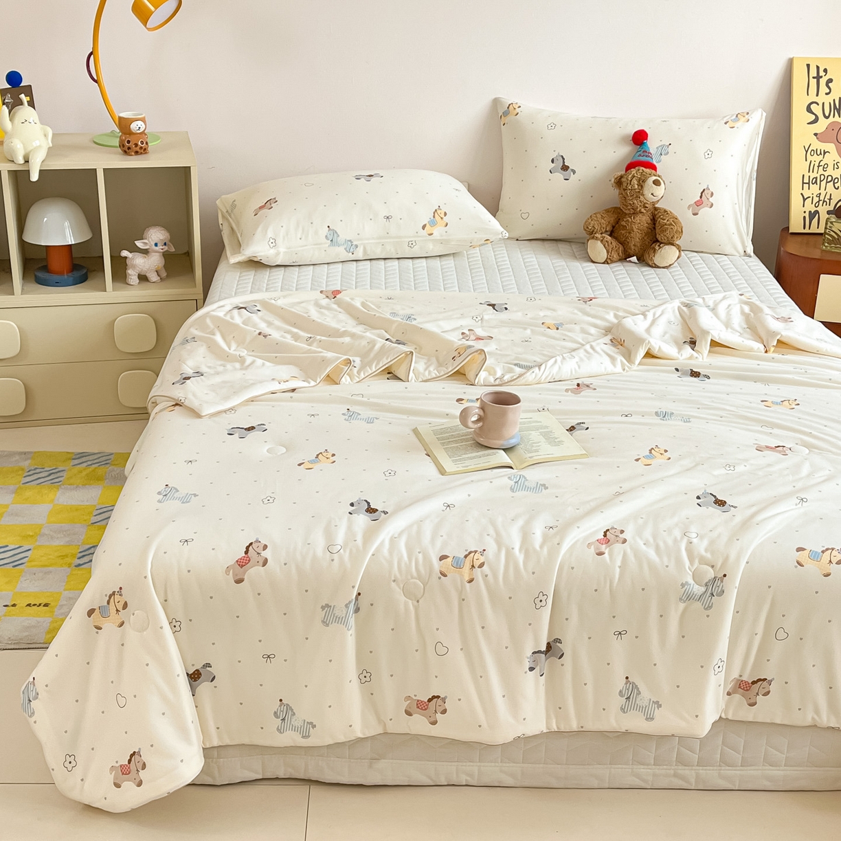 91家纺网 家纺一手货源 找家纺 一加一 2026新款A类牛奶丝针织棉大豆夏被夏凉被空调被 快乐小马驹