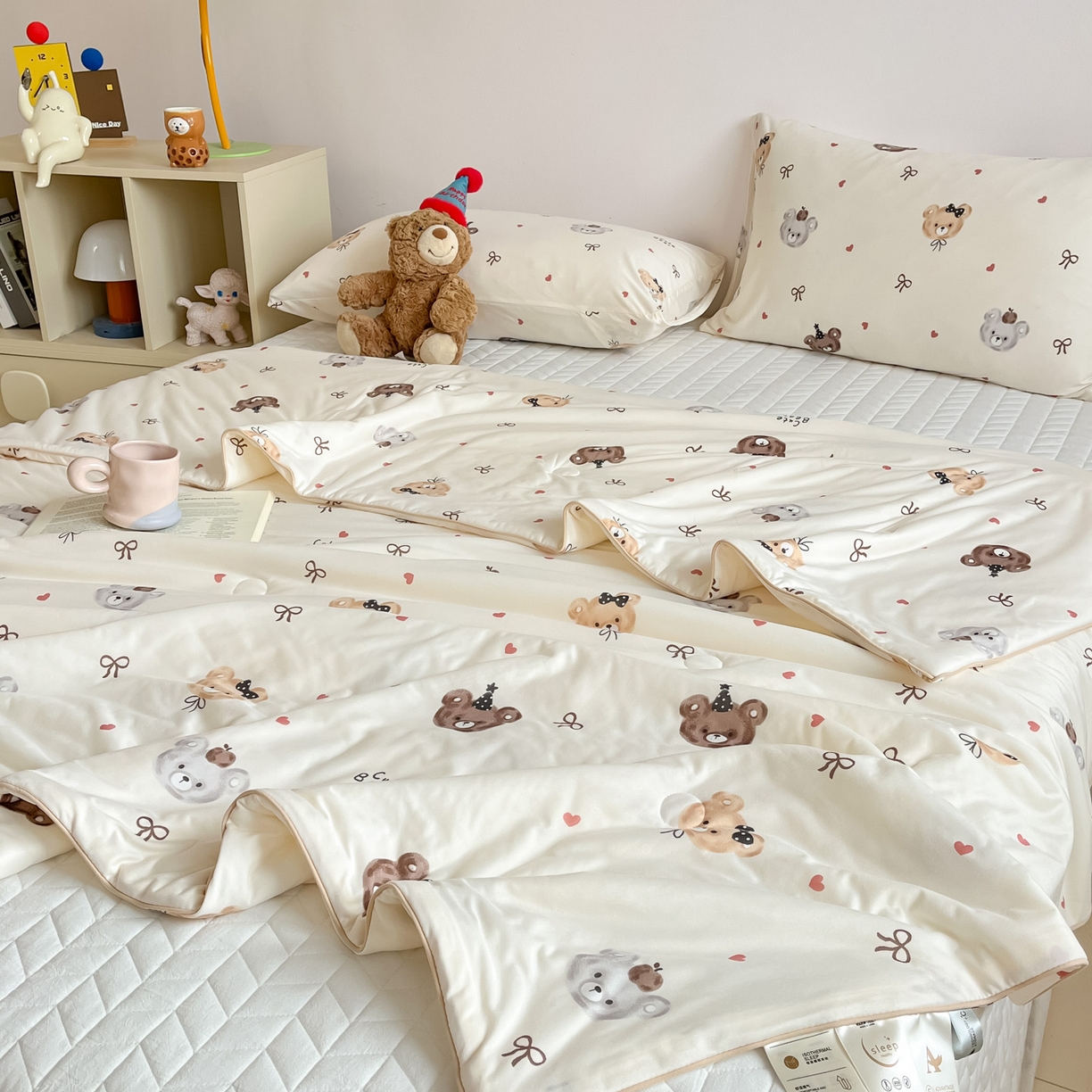 91家纺网 家纺一手货源 找家纺 一加一 2026新款A类牛奶丝针织棉大豆夏被夏凉被空调被 美拉德熊