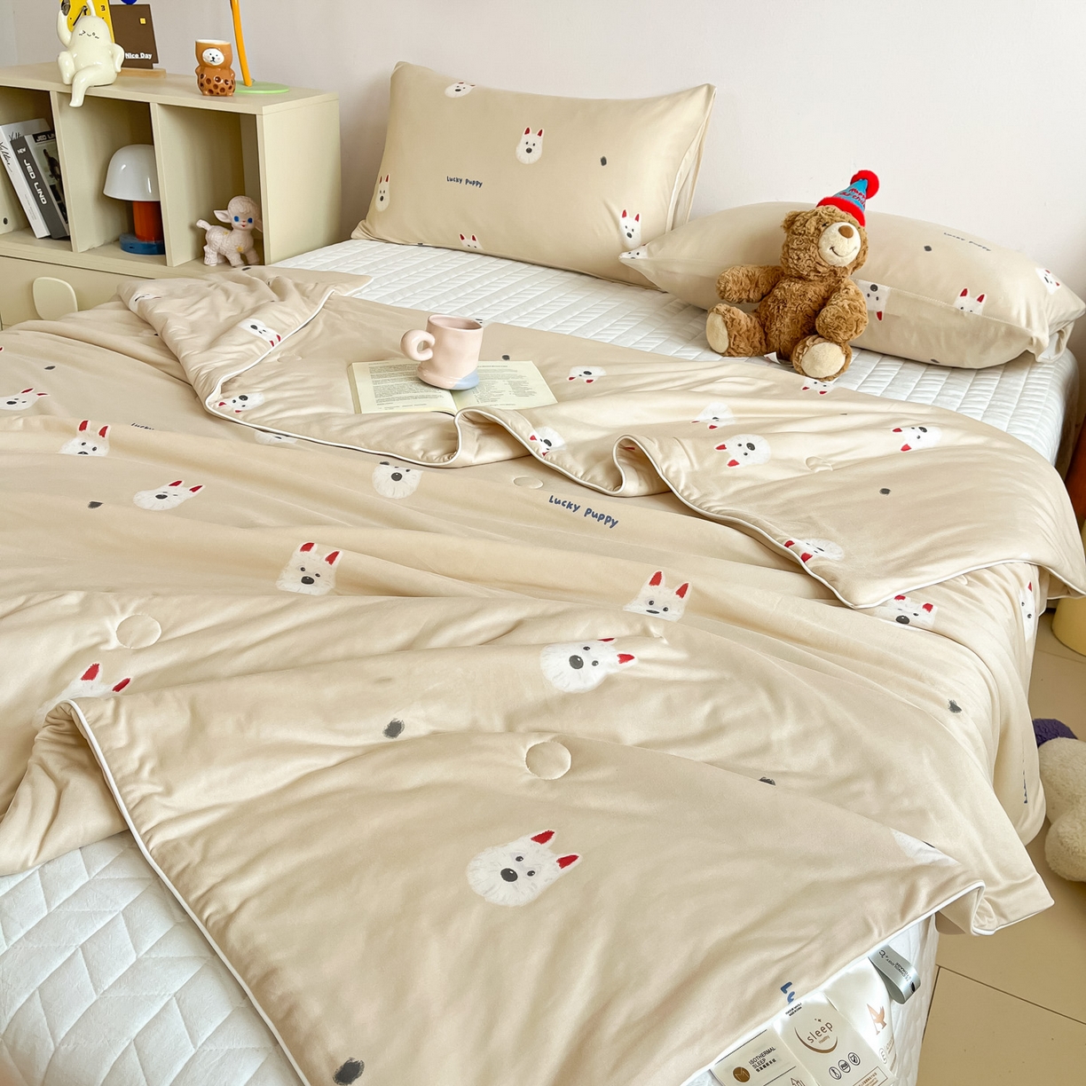 91家纺网 家纺一手货源 找家纺 一加一 2026新款A类牛奶丝针织棉大豆夏被夏凉被空调被 可乐修狗