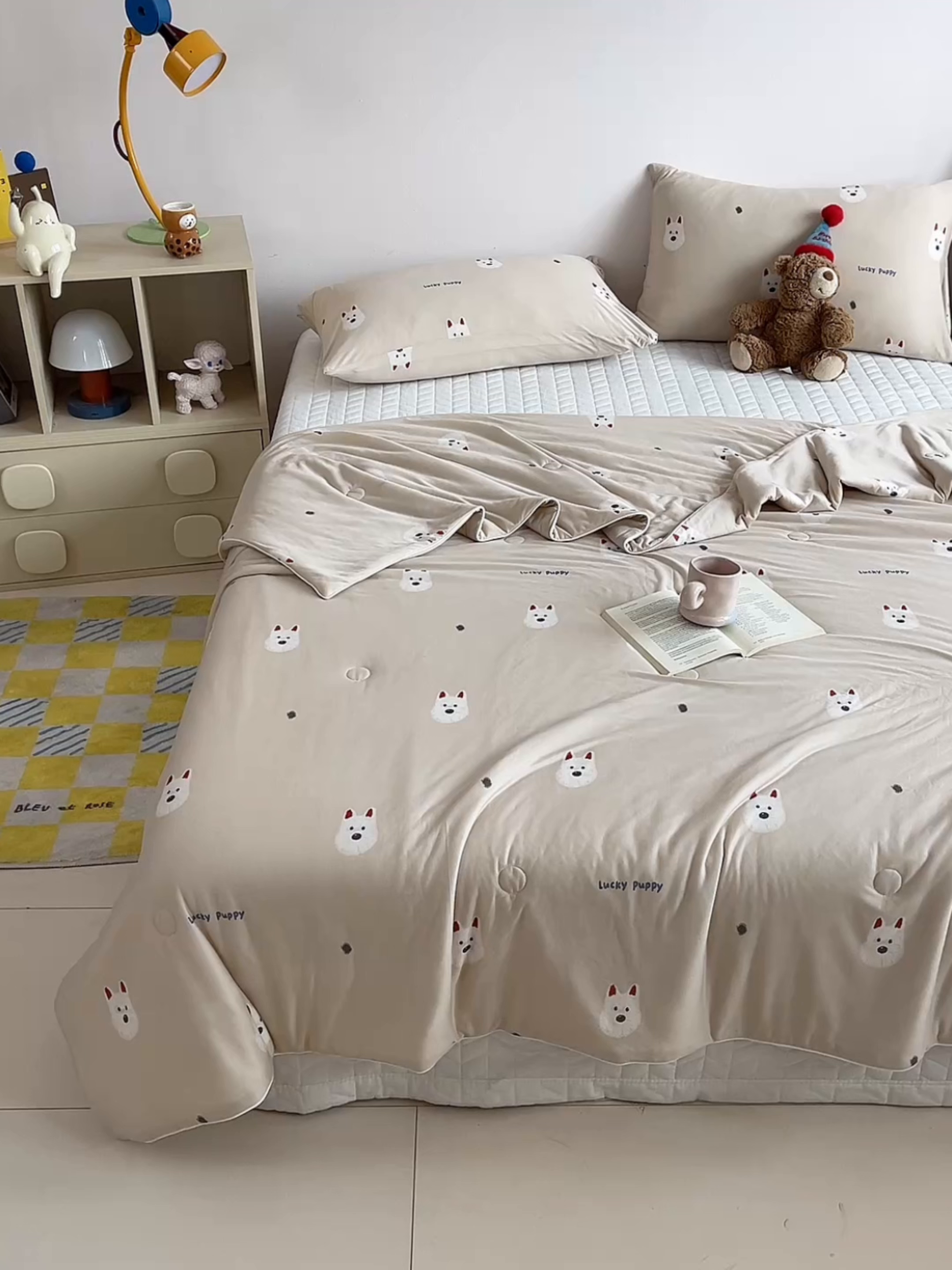 91家纺网 家纺一手货源 找家纺 一加一 2026新款A类牛奶丝针织棉大豆夏被夏凉被空调被 可乐修狗