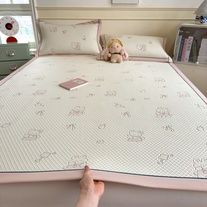 91家纺网 家纺一手货源 找家纺 （总）印季家纺 2026新款卡通凉感提花豆豆席凉席席子三件套