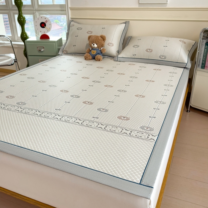 91家纺网 家纺一手货源 找家纺 印季家纺 2026新款卡通凉感提花豆豆席凉席席子三件套 条纹熊