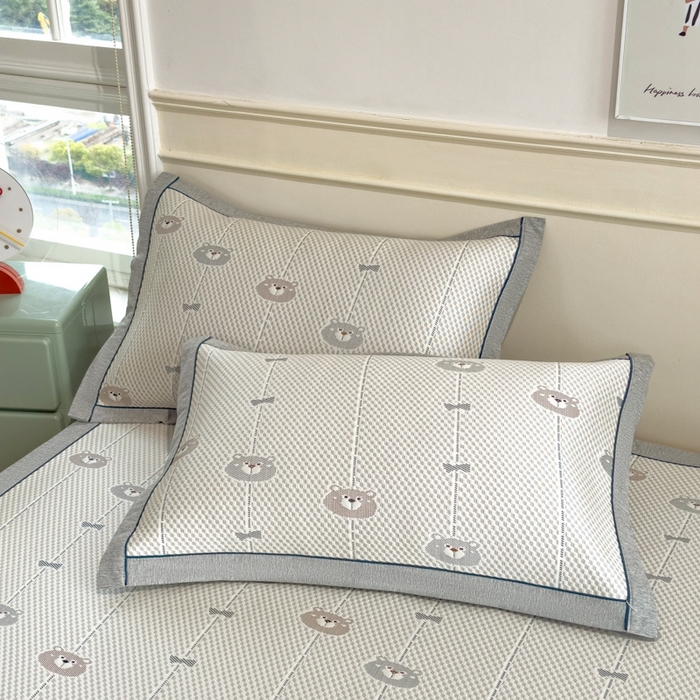 91家纺网 家纺一手货源 找家纺 印季家纺 2026新款卡通凉感提花豆豆席凉席席子三件套 条纹熊