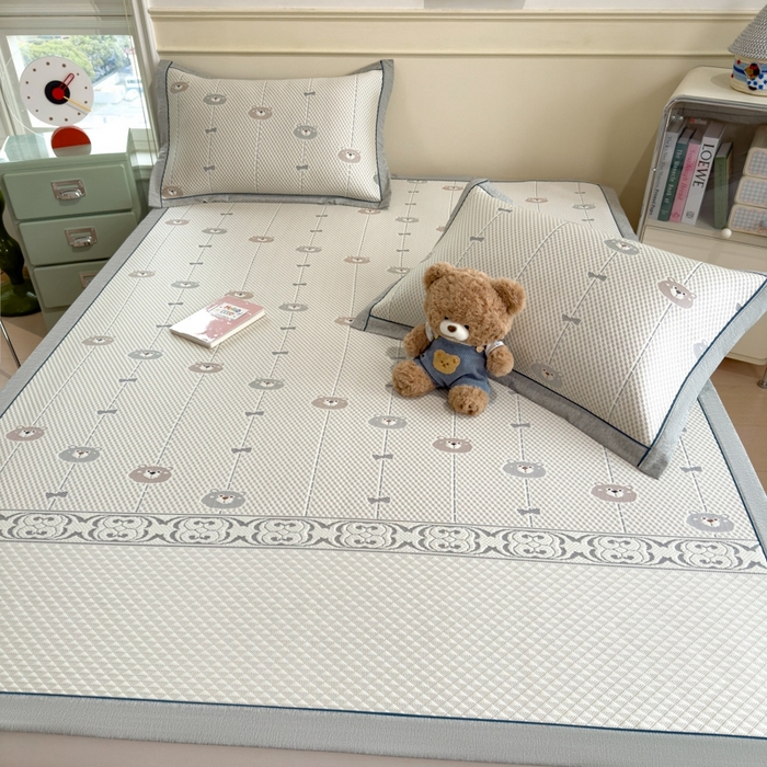 91家纺网 家纺一手货源 找家纺 印季家纺 2026新款卡通凉感提花豆豆席凉席席子三件套 条纹熊