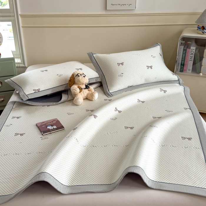 91家纺网 家纺一手货源 找家纺 印季家纺 2026新款卡通凉感提花豆豆席凉席席子三件套 蝴蝶结