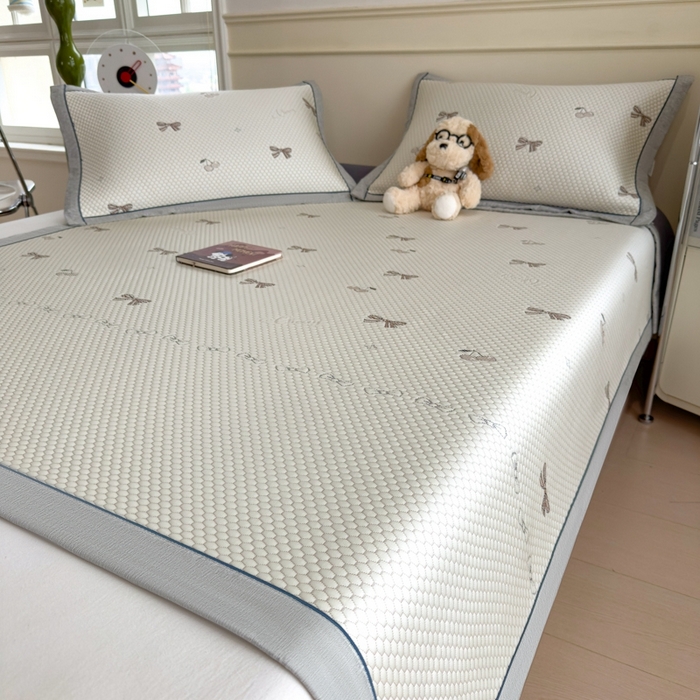 91家纺网 家纺一手货源 找家纺 印季家纺 2026新款卡通凉感提花豆豆席凉席席子三件套 蝴蝶结