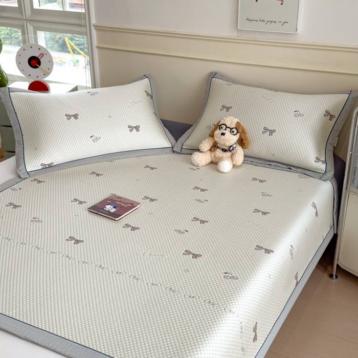 91家纺网 家纺一手货源 找家纺 印季家纺 2026新款卡通凉感提花豆豆席凉席席子三件套 蝴蝶结