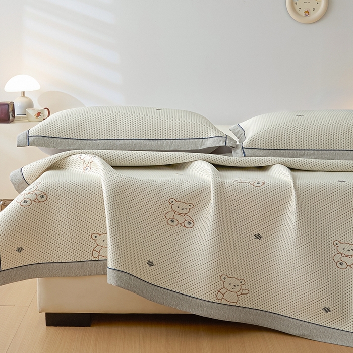 91家纺网 家纺一手货源 找家纺 印季家纺 2026新款卡通凉感提花豆豆席凉席席子三件套 熊宝宝