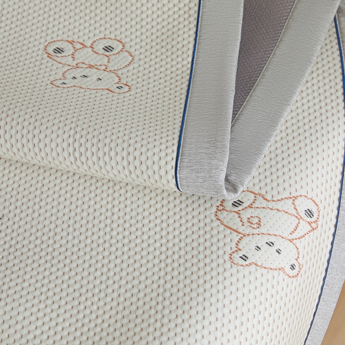 91家纺网 家纺一手货源 找家纺 印季家纺 2026新款卡通凉感提花豆豆席凉席席子三件套 熊宝宝