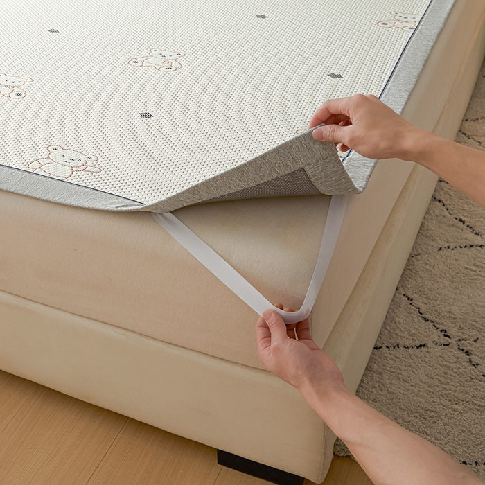 91家纺网 家纺一手货源 找家纺 印季家纺 2026新款卡通凉感提花豆豆席凉席席子三件套 熊宝宝