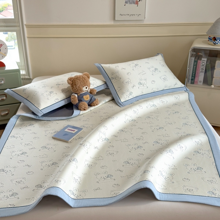 91家纺网 家纺一手货源 找家纺 印季家纺 2026新款卡通凉感提花豆豆席凉席席子三件套 蓝兔