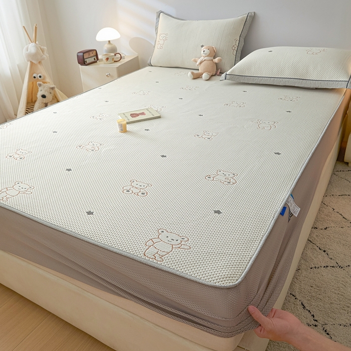 91家纺网 家纺一手货源 找家纺 印季家纺 2026新款卡通凉感提花豆豆席凉席席子三件套 熊宝宝