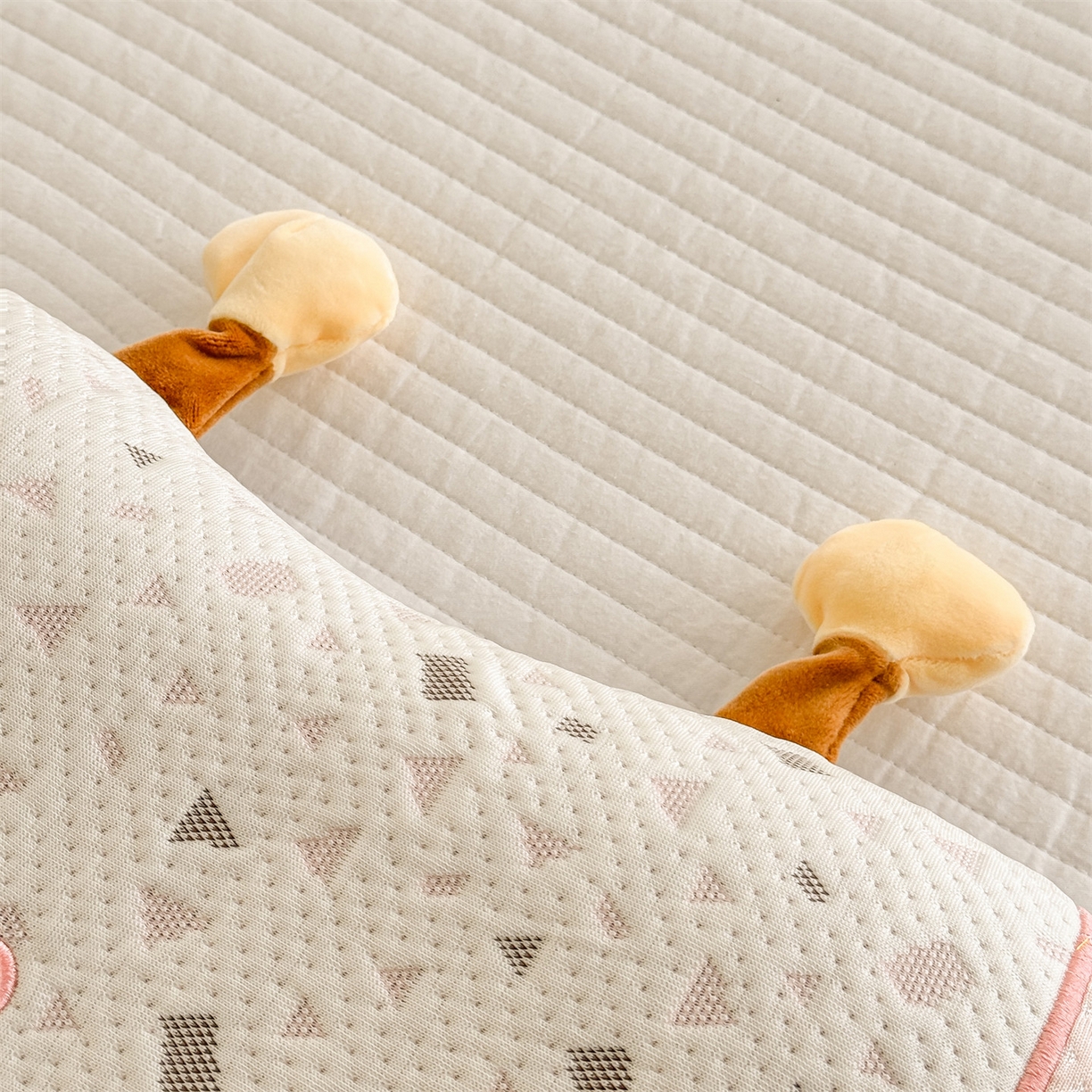 91家纺网 家纺一手货源 找家纺 （总）麦肯锡 2026新款honey熊卡通记忆枕枕头枕芯