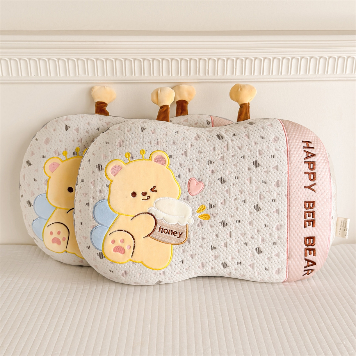 91家纺网 家纺一手货源 找家纺 麦肯锡 2026新款honey熊卡通记忆枕枕头枕芯 honey熊-粉色