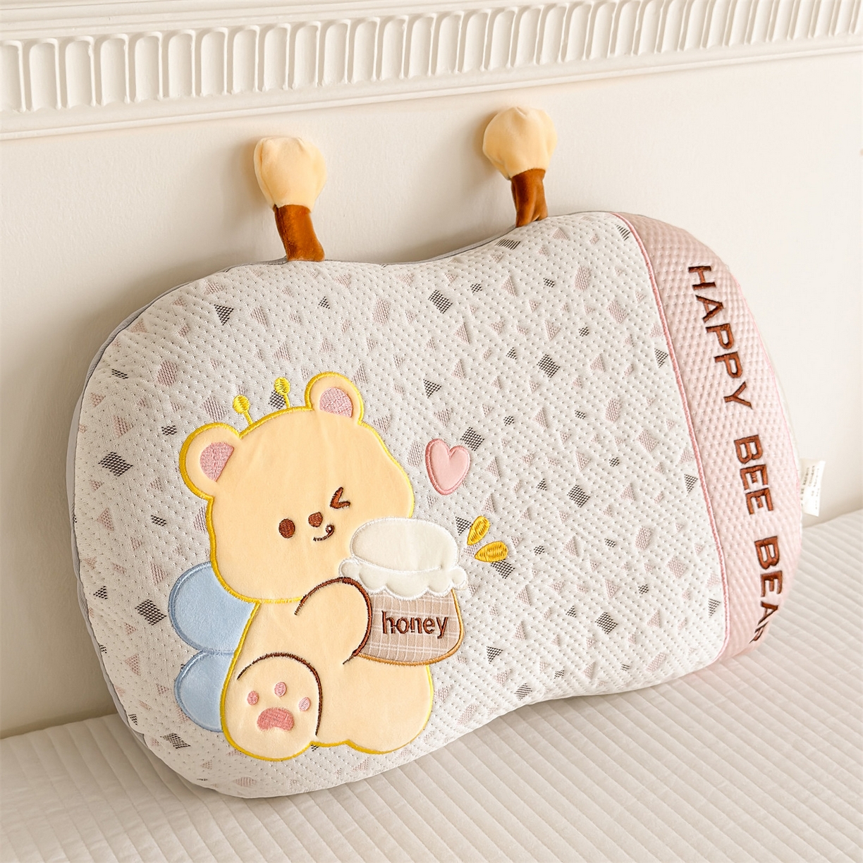 91家纺网 家纺一手货源 找家纺 麦肯锡 2026新款honey熊卡通记忆枕枕头枕芯 honey熊-粉色