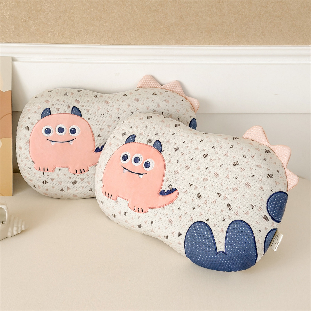 91家纺网 家纺一手货源 找家纺 （总）麦肯锡 2026新款小怪兽卡通记忆枕枕头枕芯