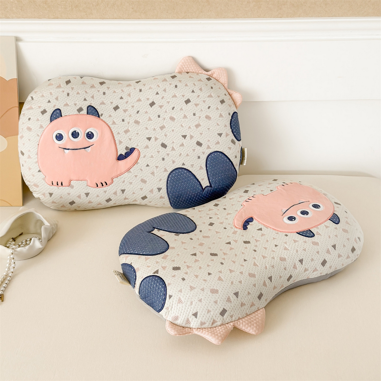 91家纺网 家纺一手货源 找家纺 （总）麦肯锡 2026新款小怪兽卡通记忆枕枕头枕芯