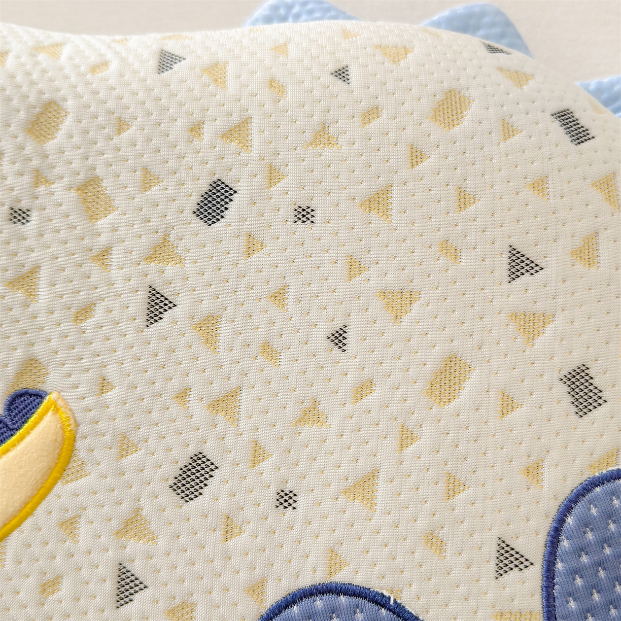 91家纺网 家纺一手货源 找家纺 麦肯锡 2026新款小怪兽卡通记忆枕枕头枕芯 小怪兽-黄色