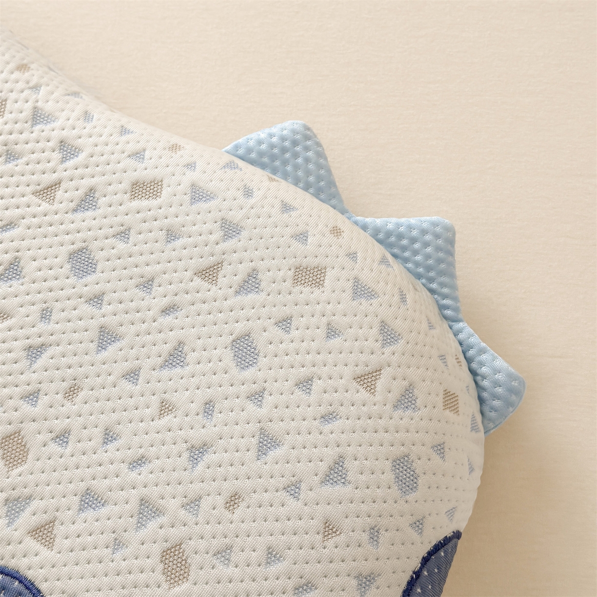 91家纺网 家纺一手货源 找家纺 麦肯锡 2026新款小怪兽卡通记忆枕枕头枕芯 小怪兽-蓝色