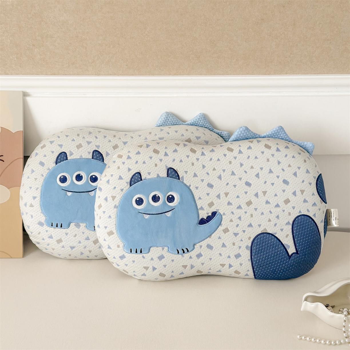 91家纺网 家纺一手货源 找家纺 麦肯锡 2026新款小怪兽卡通记忆枕枕头枕芯 小怪兽-蓝色