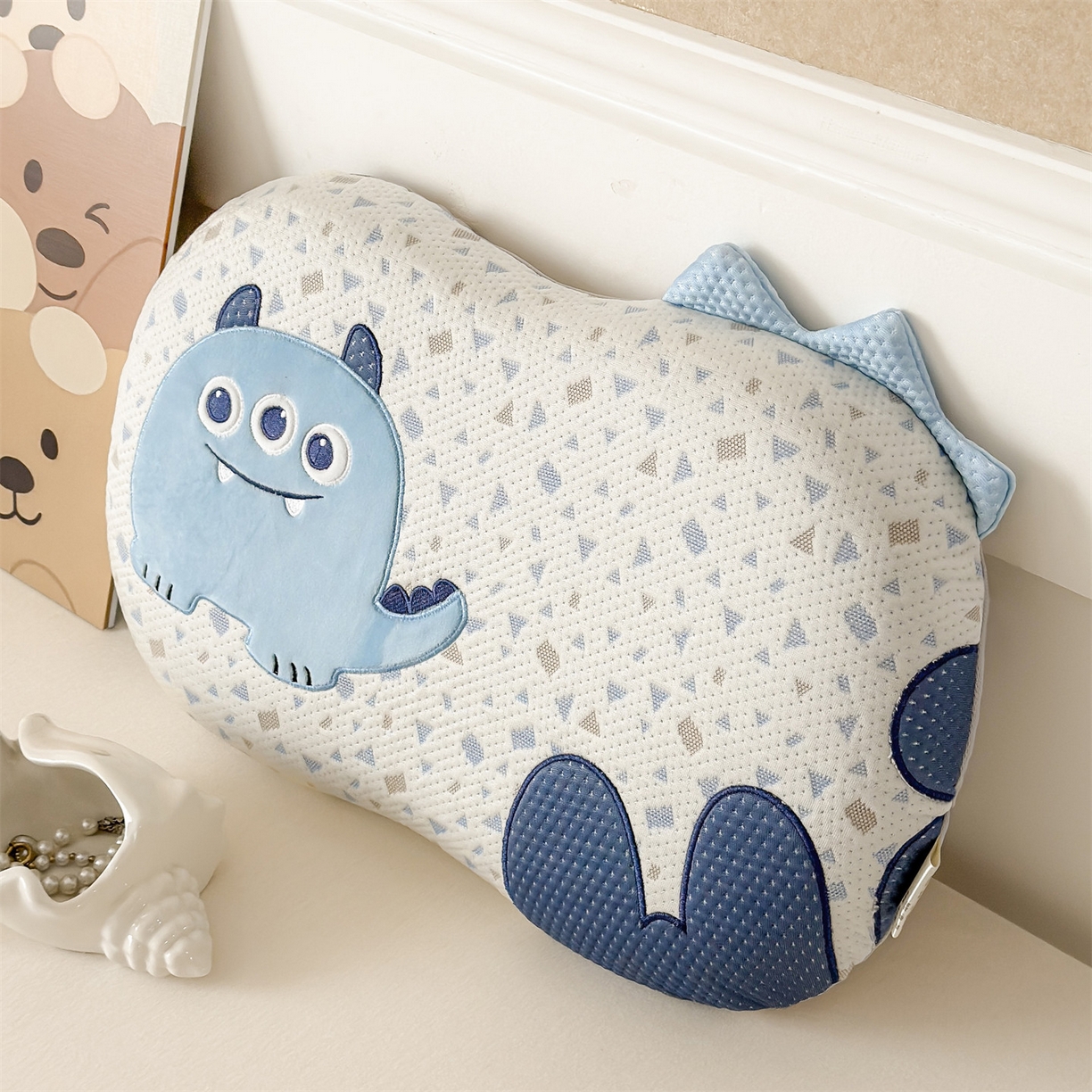91家纺网 家纺一手货源 找家纺 麦肯锡 2026新款小怪兽卡通记忆枕枕头枕芯 小怪兽-蓝色