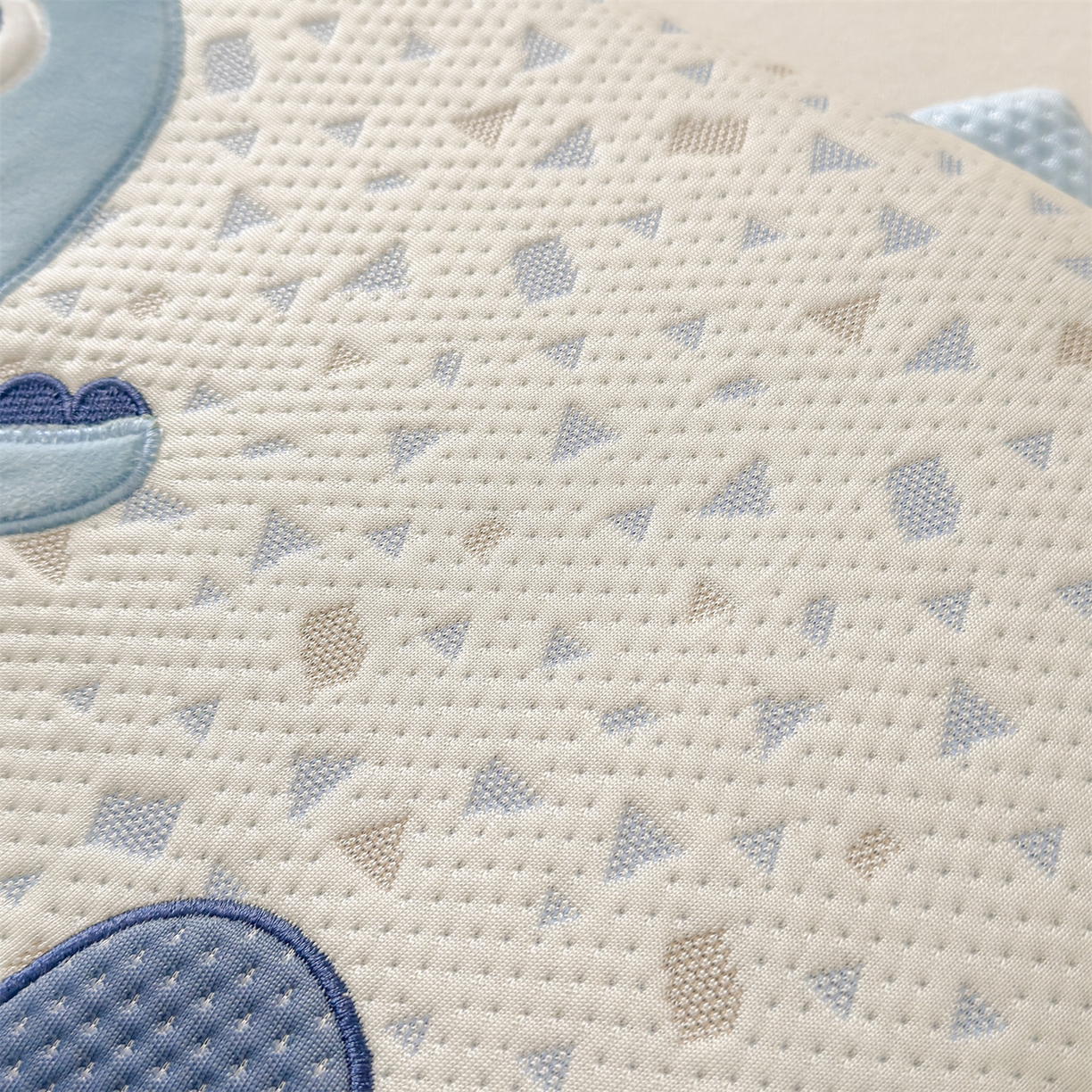 91家纺网 家纺一手货源 找家纺 麦肯锡 2026新款小怪兽卡通记忆枕枕头枕芯 小怪兽-蓝色