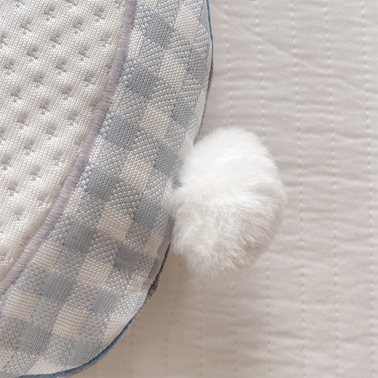 91家纺网 家纺一手货源 找家纺 麦肯锡 2026新款小企鹅卡通记忆枕枕头枕芯 小企鹅-灰色