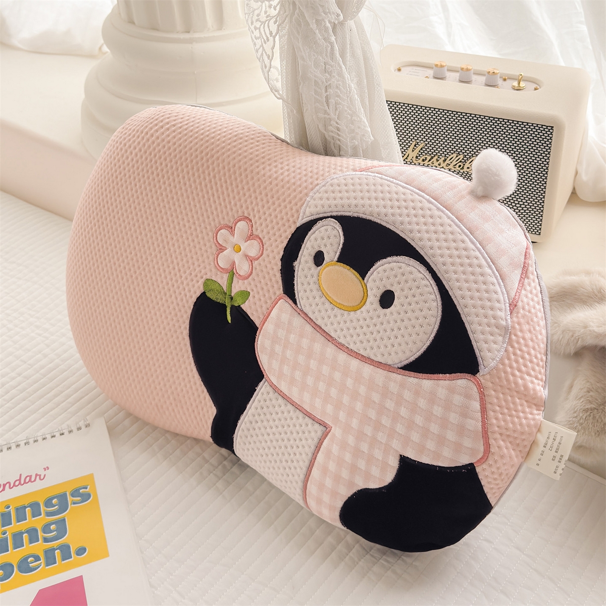 91家纺网 家纺一手货源 找家纺 麦肯锡 2026新款小企鹅卡通记忆枕枕头枕芯 小企鹅-粉色