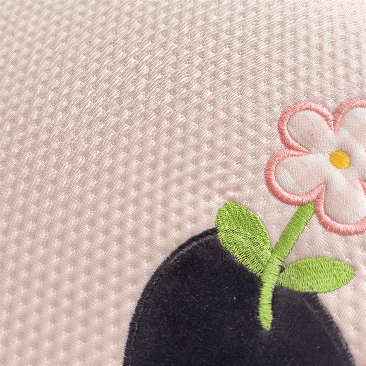 91家纺网 家纺一手货源 找家纺 麦肯锡 2026新款小企鹅卡通记忆枕枕头枕芯 小企鹅-粉色