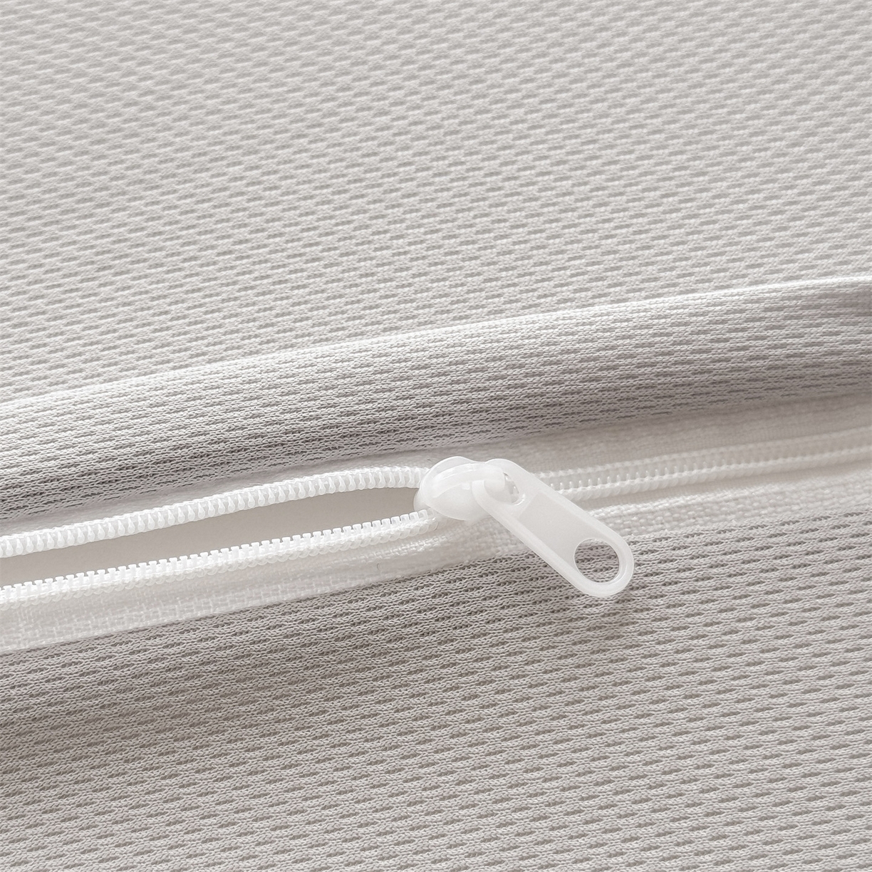 91家纺网 家纺一手货源 找家纺 麦肯锡 2026新款小企鹅卡通记忆枕枕头枕芯 小企鹅-灰色