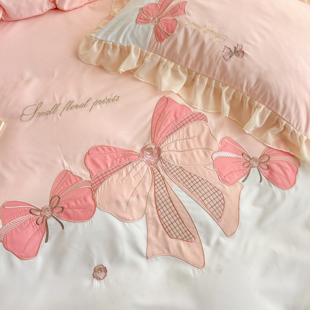 91家纺网 家纺一手货源 找家纺 慕语家纺 2026款贴布绣磨毛四件套梦蝶 梦蝶-浅玉