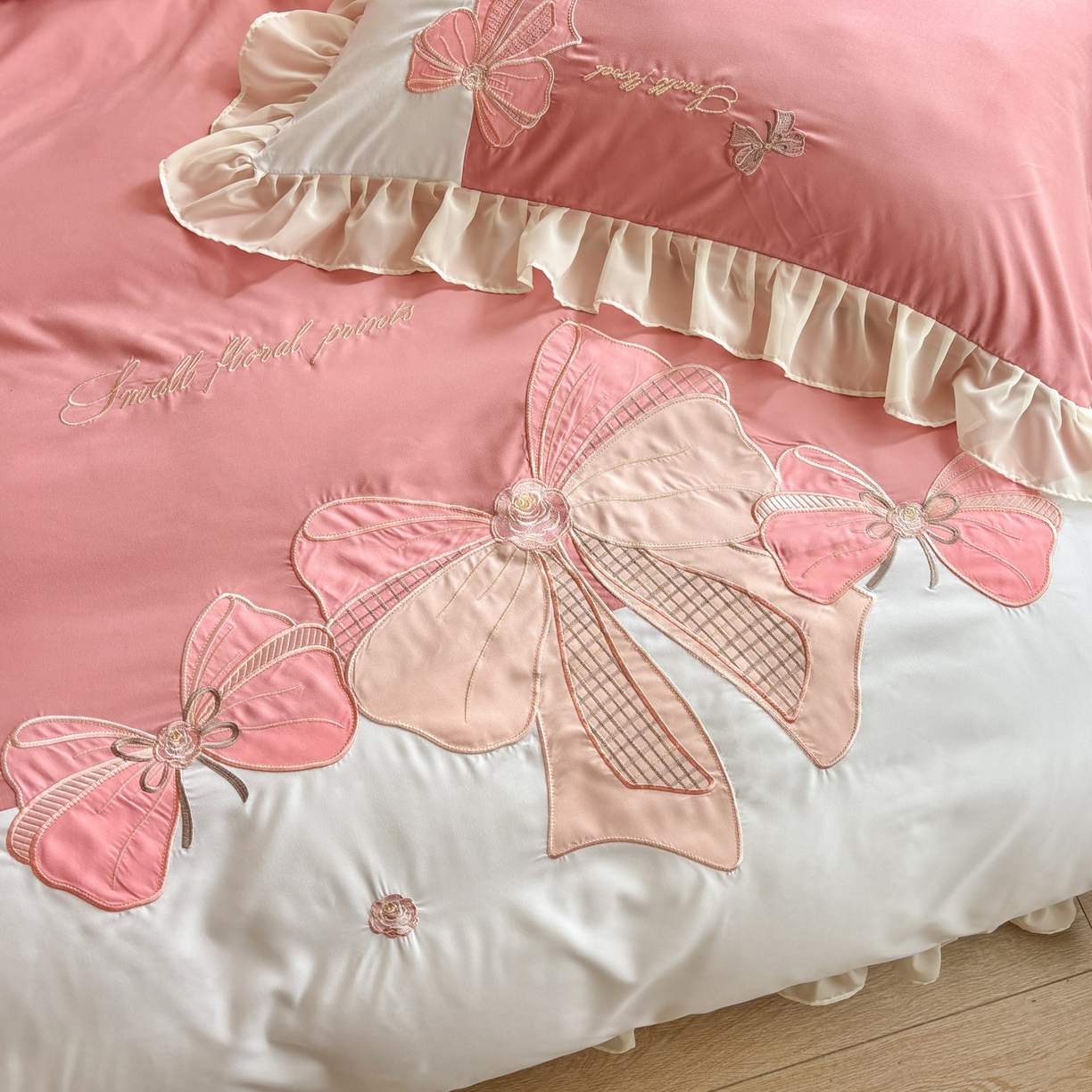 91家纺网 家纺一手货源 找家纺 慕语家纺 2026款贴布绣磨毛四件套梦蝶 梦蝶-豆沙