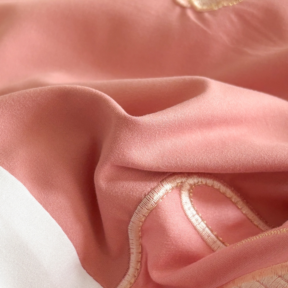 91家纺网 家纺一手货源 找家纺 慕语家纺 2026款贴布绣磨毛四件套梦蝶 梦蝶-豆沙