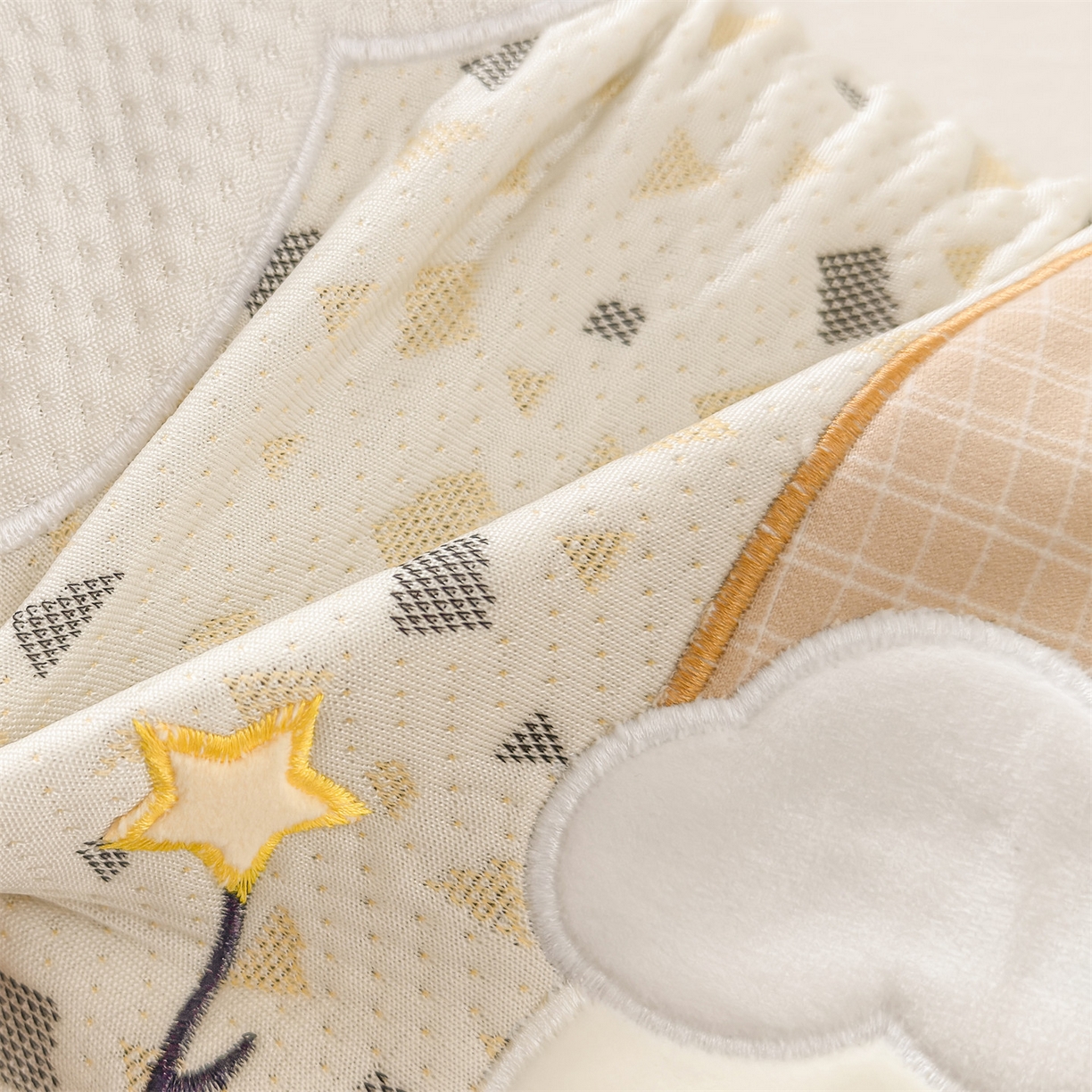 91家纺网 家纺一手货源 找家纺 麦肯锡 2026新款小雪人卡通记忆枕枕头枕芯 小雪人-咖色